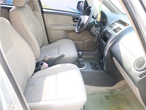 天语SX4—时髦又粗狂的SUV与两厢车私生子，坐姿好安全好开