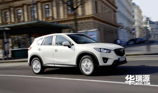 跑过高速才了解,黑色和白色车子有这样差距